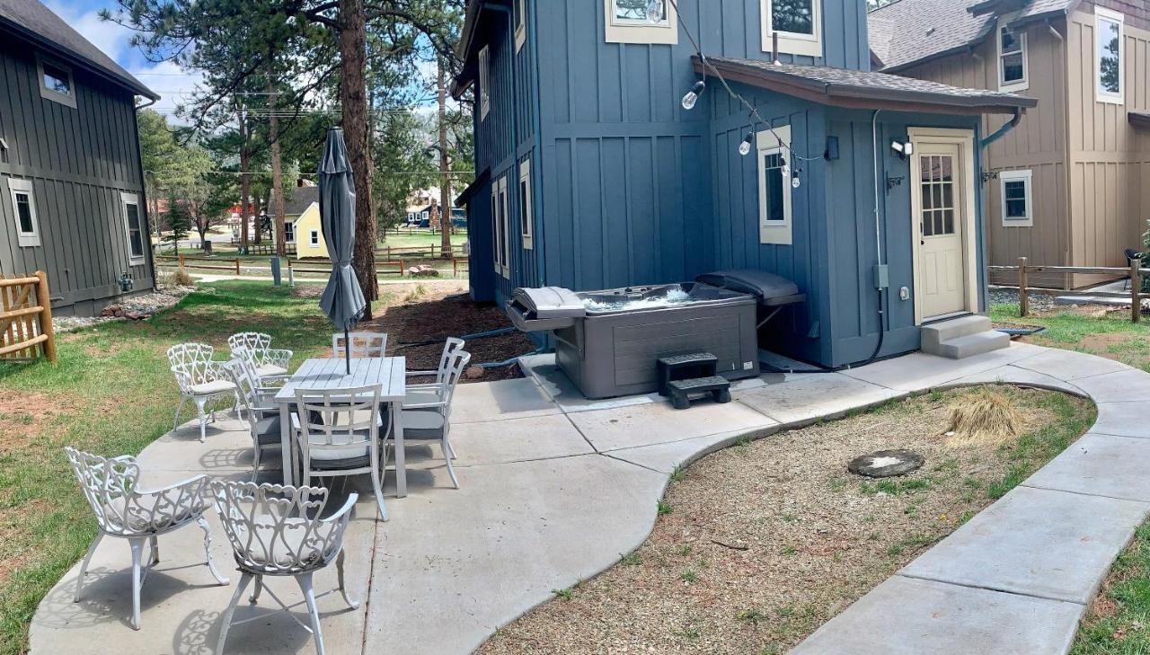 Black Bear Cabin With Hot Tub Woodland Park Exterior photo